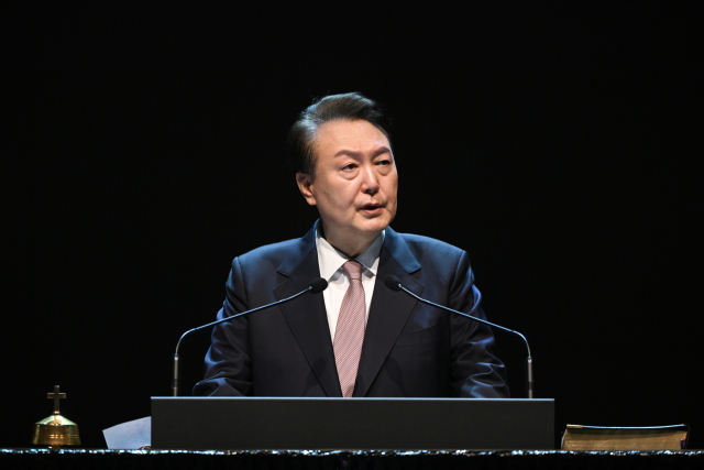 윤석열 대통령이 25일 경기도 수원시 영통구 원천침례교회에서 열린 