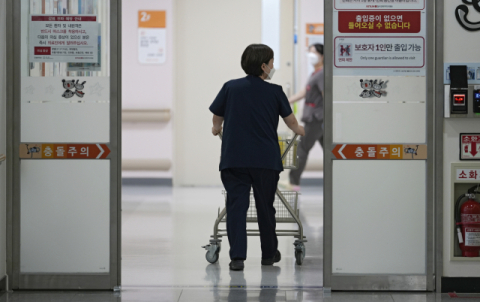 전공의 줄사직에 병원 입사 밀린 예비 간호사…