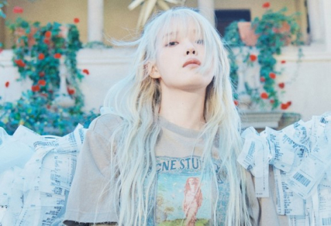 가수 아이유. 이담엔터테인먼트 제공