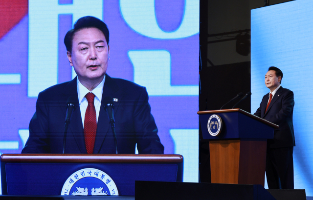 윤석열 대통령이 1일 서울 중구 유관순 기념관에서 열린 제105주년 3.1절 기념식에서 기념사를 하고 있다. 연합뉴스