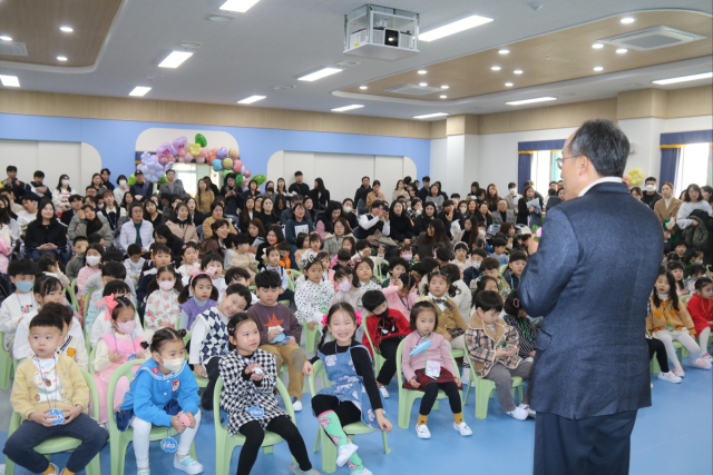 추경호 4·10 총선 예비후보는 4일 대구 달성군 유가읍(대구 테크노폴리스) 테크노초등·병설 유치원 입학식에 참석해 축사를 했다. 추경호 4·10 총선 예비후보 제공