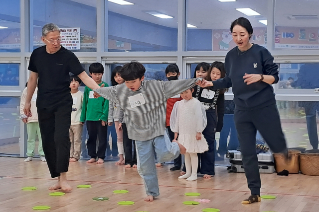 우리아이 잘자람 프로젝트-몸으로 예술놀이 운영 모습. 영주시 제공