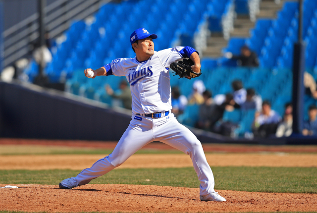 삼성 라이온즈의 임창민이 14일 대구삼성라이온즈파크에서 열린 2024시즌 프로야구 시범경기 롯데 자이언츠와의 경기에 등판해 투구하고 있다. 삼성 제공