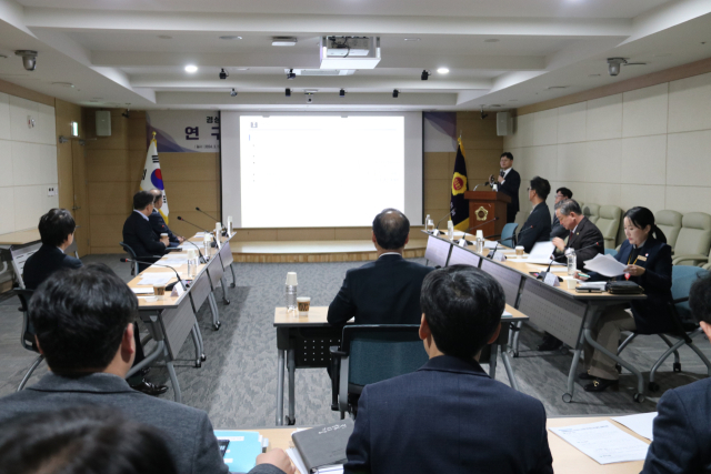 12일 경북도의회 다목적실에서 경상북도의회 선진화를 위한 자치법규 개선 및 정비 방안에 대한 연구용역 최종보고회가 열렸다. 경북도의회 제공