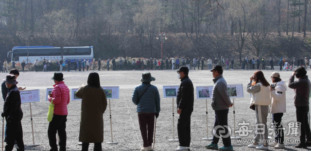 [포토뉴스] ‘2024 나무 나누어주기’