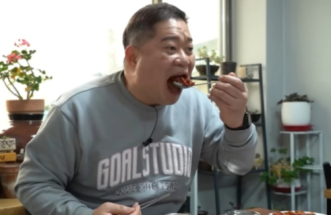 법원, '근무지 이탈해 먹방' 현주엽에 '감봉' 유지