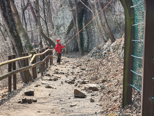 주왕산국립공원 일부 지역에서 낙석이 발생한 모습. 주왕산국립공원사무소 제공