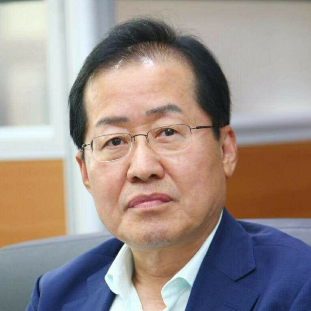 洪시장, '축구협회장 맡아달라' 지지자 요청 거절 