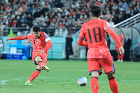 한국 축구, 또 졸전…손흥민 선제골 못지키고 태국과 무승부