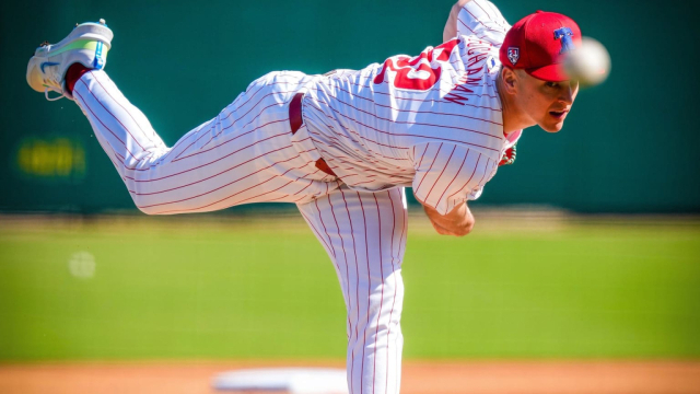 삼성 라이온즈의 에이스였던 데이비드 뷰캐넌이 친정팀 필라델피아 필리스 유니폼을 입고 MLB 스프링캠프에 참가, 시범경기에서 투구하는 모습. 필라델피아 홈페이지 제공