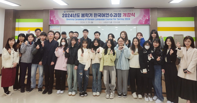 안동시가 안동으로 유학온 외국인 대학생들을 대상으로 관광안동을 홍보하고, 유학생 모국에 안동을 알리는 