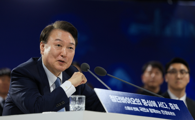 윤석열 대통령이 26일 충북 청주시 청원구 동부창고에서 
