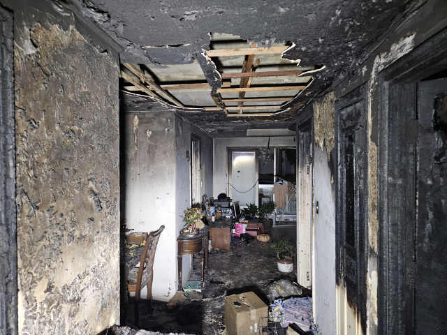 지난 27일 오후 11시 30분쯤 대구 수성구 범어동 한 아파트 가정집에서 불이 났다. 대구소방안전본부 제공