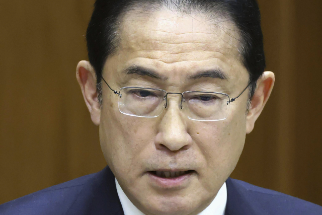 기시다 후미오 일본 총리가 29일 중의원(하원) 정치윤리심사회에서 발언하고 있다. 기시다 총리는 집권 자민당의 '비자금 스캔들'에 대해 해명한 것으로 전해졌다. 연합뉴스