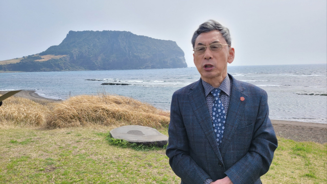 오인권 할아버지가 지난달 30일 제주특별자치도 서귀포시 성산읍 터진목에 위치한 