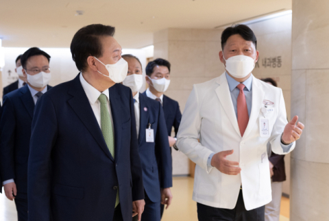 먼저 대화 제안한 윤 대통령…의료계 '정중동' 반응