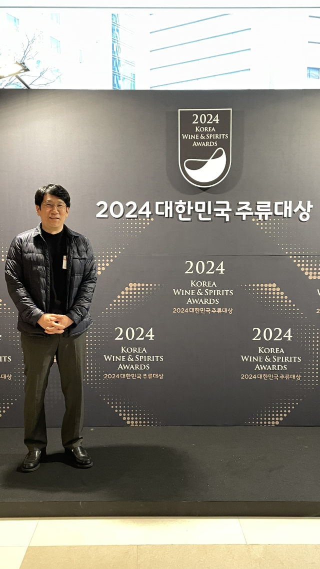 백경락 상주 상선주조 대표가 5일 오전 서울 웨스턴조선호텔에서 열린 '2024 대한민국 주류대상 전통주류 탁주 생막걸리 부분'에서 대상을 수상했다. 상선주조 제공