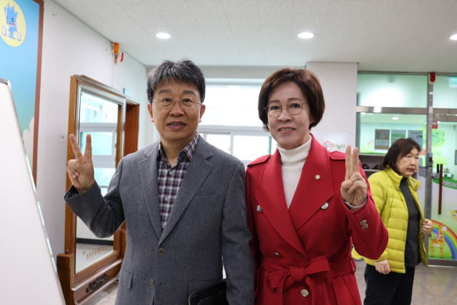 5일 4·10 총선 사전투표에 동참한 이인선 후보. 후보 측 제공