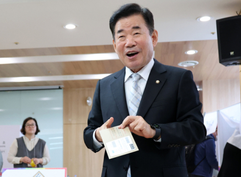 김진표 의장, 인구위기·축소사회 대응 법률 3건 발의 