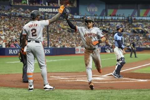 MLB 이정후, 1회 첫 타석부터 안타…6경기 연속