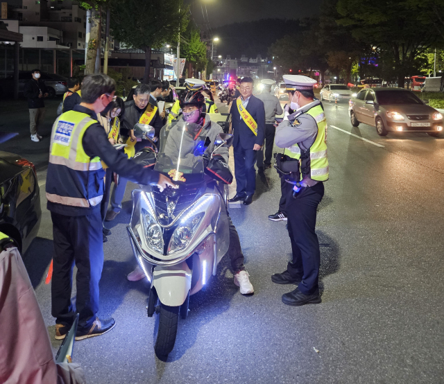 '폭주행위 차량 다 잡는다'…구미시·경찰 합동단속 실시