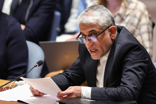 사이드 이라바니 유엔 주재 이란대사가 14일(현지시간) 미국 뉴욕 유엔본부에서 열린 안전보장이사회(안보리) 긴급회의에서 발언하고 있다. 이날 이라바니 대사는 