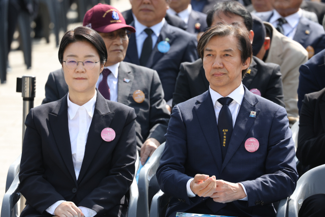 조국혁신당 조국 대표가 19일 오전 서울 강북구 국립 4·19민주묘지에서 열린 제64주년 4·19 혁명 기념식에 참석해 있다. 연합뉴스