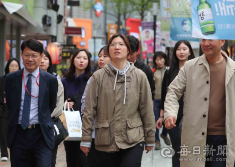 [포토뉴스] 대구 동성로 투어하는 장미란 문체부2차관