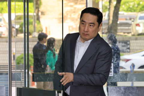 가세연 강용석·김세의, '조국 아들 명예훼손' 혐의로 법정행