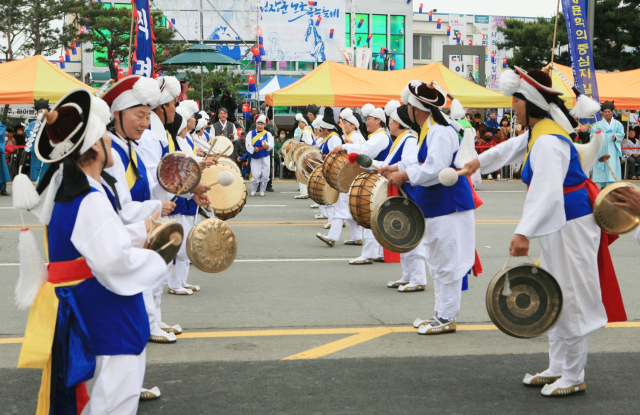 안동시와 안동문화원은 5월 3일부터 7일까지 5일 동안 '2024 차전장군 노국공주 축제'를 마련한다. 사진은 지난해 축제 대농놀이 모습. 매일신문 D/B