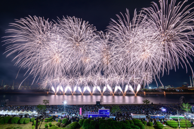 포항 국제 불빛 축제. 경북도 제공.