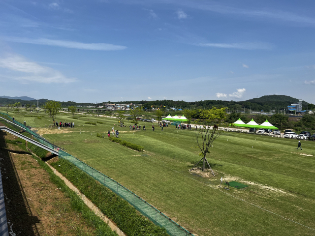 의성 비안파크골프장이 동절기 임시 휴장을 마치고 1일 재개장했다. 비안파크골프장 전경. 의성군 제공.