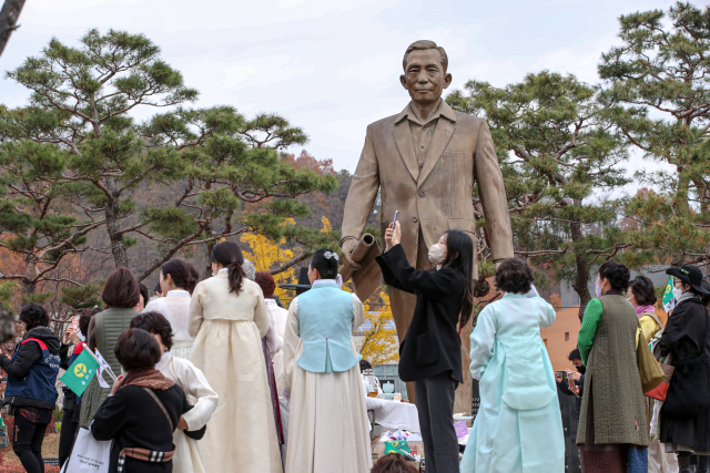 대구시 박정희 기념사업 조례안 본회의 통과…동상 건립 속도 붙는다