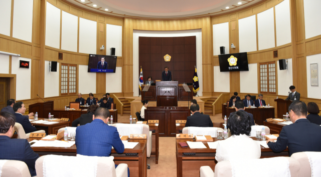 경산시의회는 3일 제1차 본회의를 시작으로 16일까지 제254회 임시회를 개회했다.
