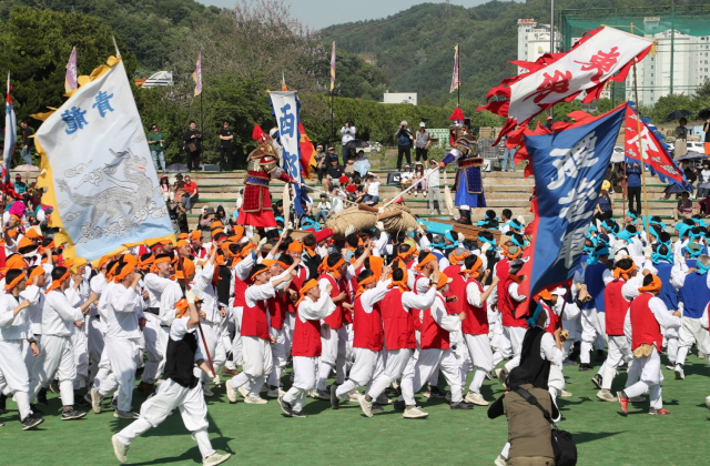 지난 3일부터 '차전장군 노국공주 축제'가 열리는 안동 도심과 축제장에는 'K-PLAY안동랜드'를 즐기려는 시민과 관광객들의 발길이 이어지고 있다. 안동시 제공