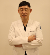 조윤우 