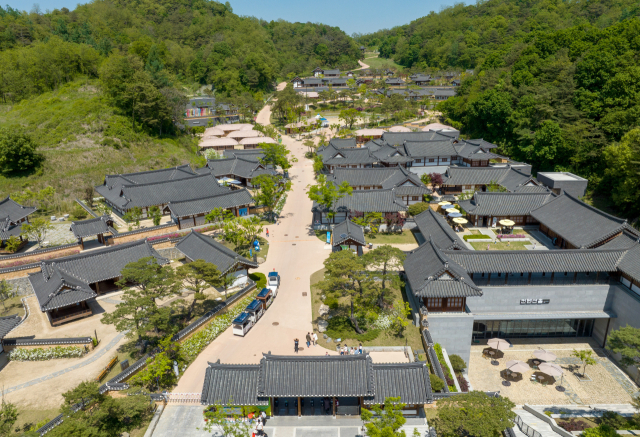 어린이날 연휴 바로 앞둔 지난 3일 금요일 영주 선비세상의 모습. 나들이철을 맞았지만 방문자가 거의 없이 텅 비어있다. 김영진 기자 kyjmaeil@imaeil.com
