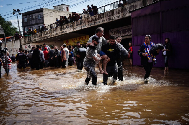 브라질, 80년 만의 대홍수…최소 78명 사망 