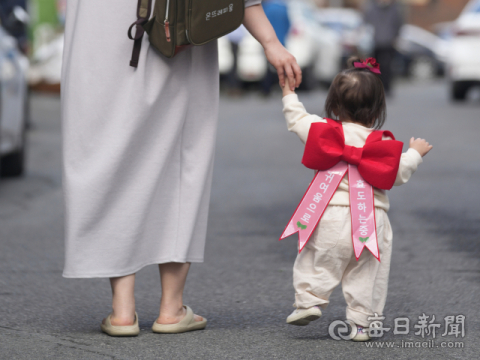 [포토뉴스] 귀여움으로 효도하는 중