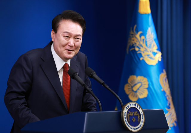 윤석열 대통령이 9일 오전 서울 용산 대통령실 청사 브리핑실에서 열린 