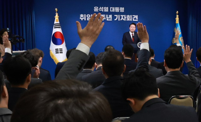 윤석열 대통령이 9일 오전 서울 용산 대통령실 청사 브리핑실에서 열린 