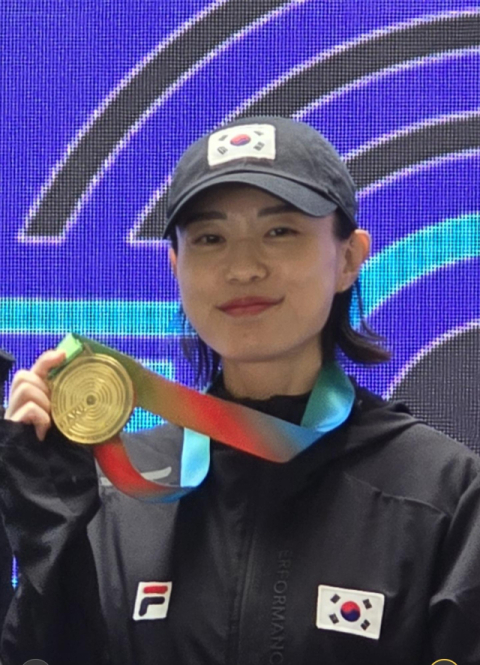 김예지(임실군청)가 사격 월드컵 여자 25ｍ 권총에서 1위에 오르며 한국 여자 사격이 이 종목에 걸린 금메달을 싹쓸이했다. 연합뉴스
