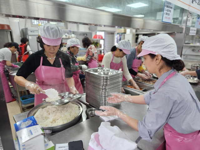 경북 칠곡군 새살림봉사회…칠곡사랑의집 무료급식 봉사활동