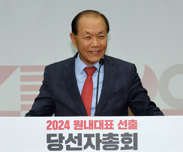 국민의힘 황우여 비상대책위원장이 9일 오후 국회에서 열린 2024 원내대표 선출 당선자총회에서 인사말을 하고 있다. 연합뉴스