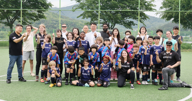 칠곡군에서 열린 한·미 유소년 축구 친선경기. 칠곡군 제공