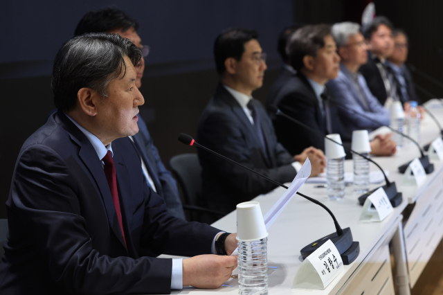 김창수 전국의과대학교수협의회(전의교협) 회장이 13일 오후 서울 용산구 대한의사협회에서 전의교협, 대한의학회 주최로 열린 