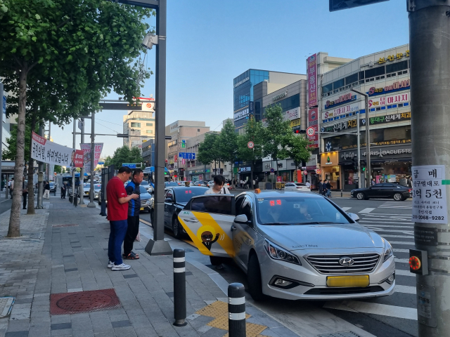 동대구환승센터 택시 불법 주정차 몸살…단속 손 놨나