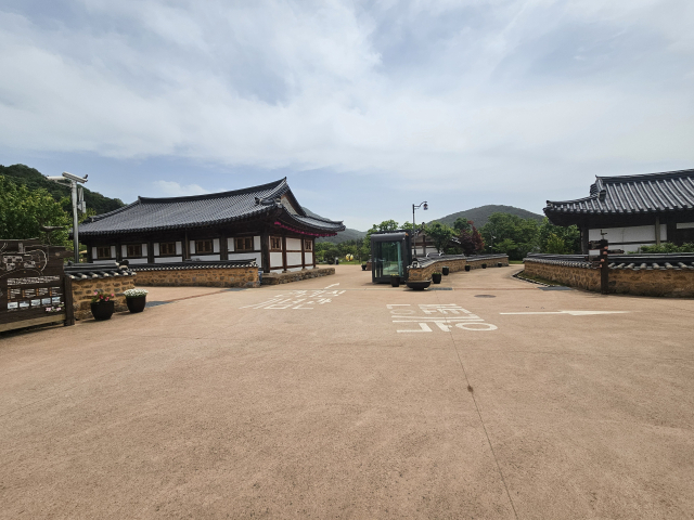 지난 12일 오후 1시쯤 찾은 구미 도개면의 신라불교초전지 입구. 주말 오후인데도 한적했다. 윤정훈 기자