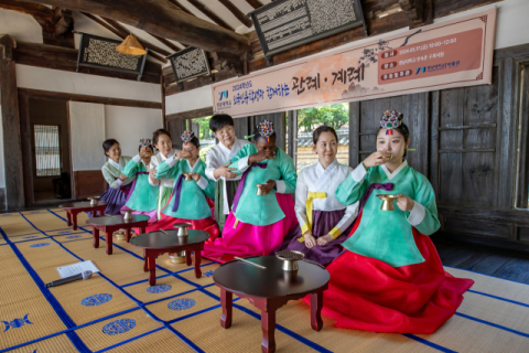 갓 쓰고, 비녀 꽂은 외국인 유학생 ‘전통 성년식’ 체험