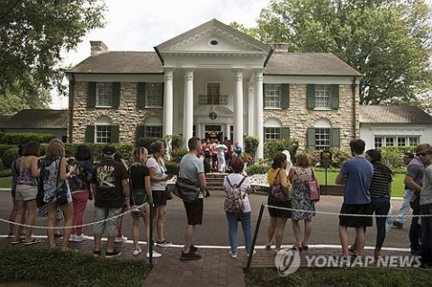 엘비스 프레슬리 자택 경매 놓고 손녀·대부업체 분쟁